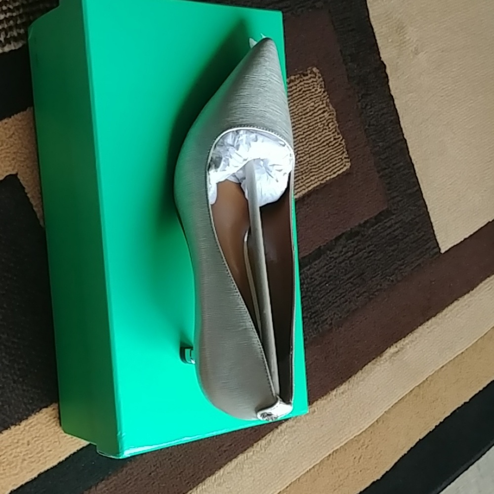 Dress shoe